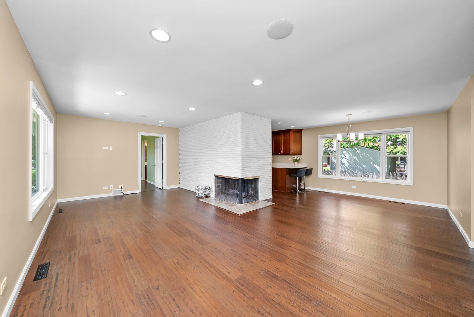 311 N Shady Lane, Elmhurst, IL 60126