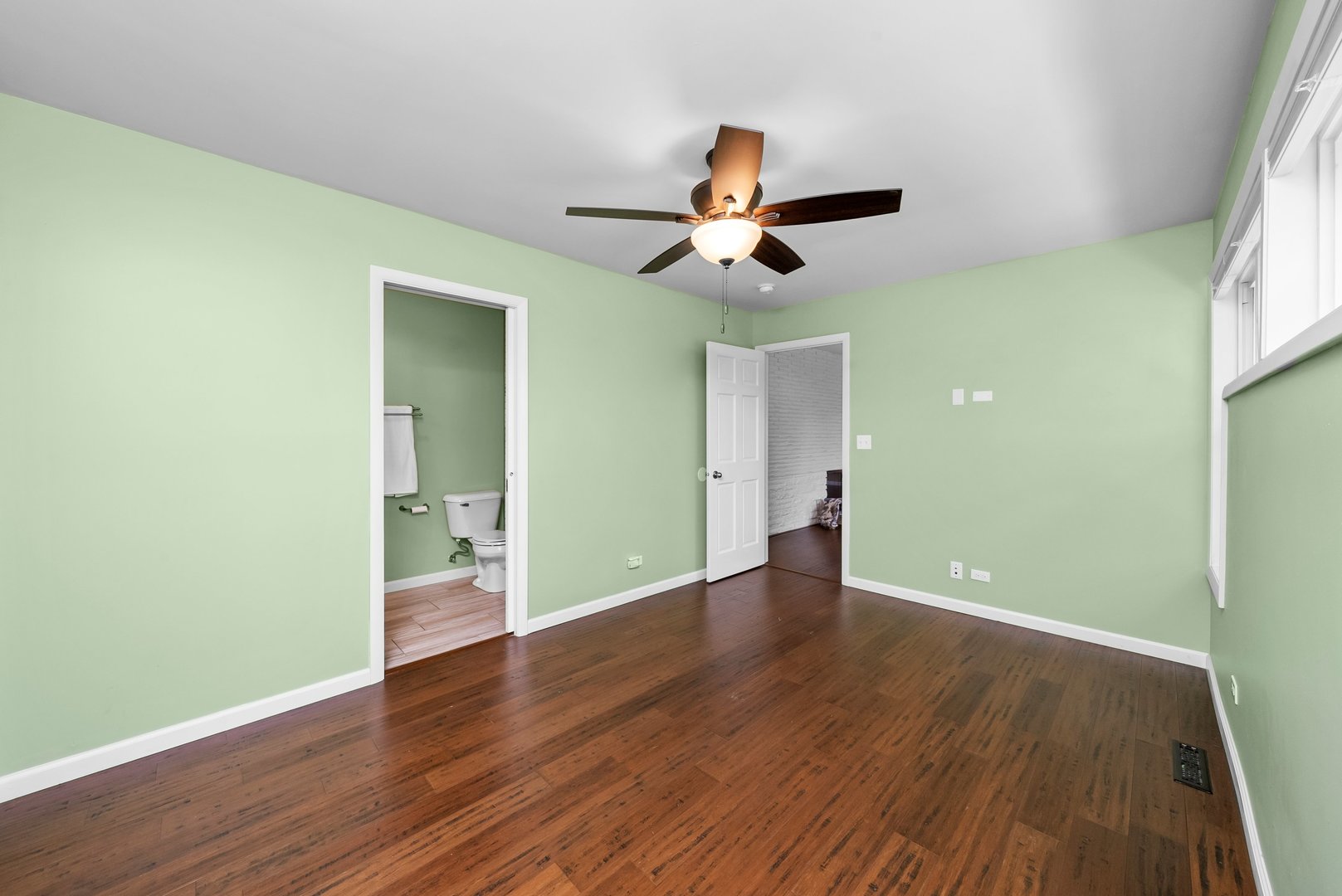 311 N Shady Lane, Elmhurst, IL 60126