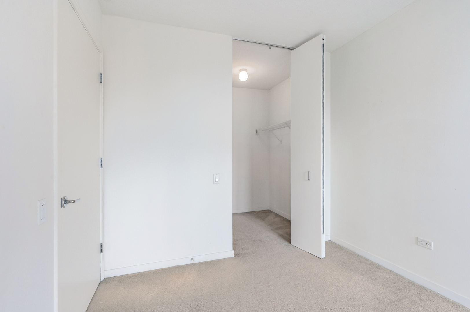 400 N La Salle Drive #2409, Chicago, IL 60654