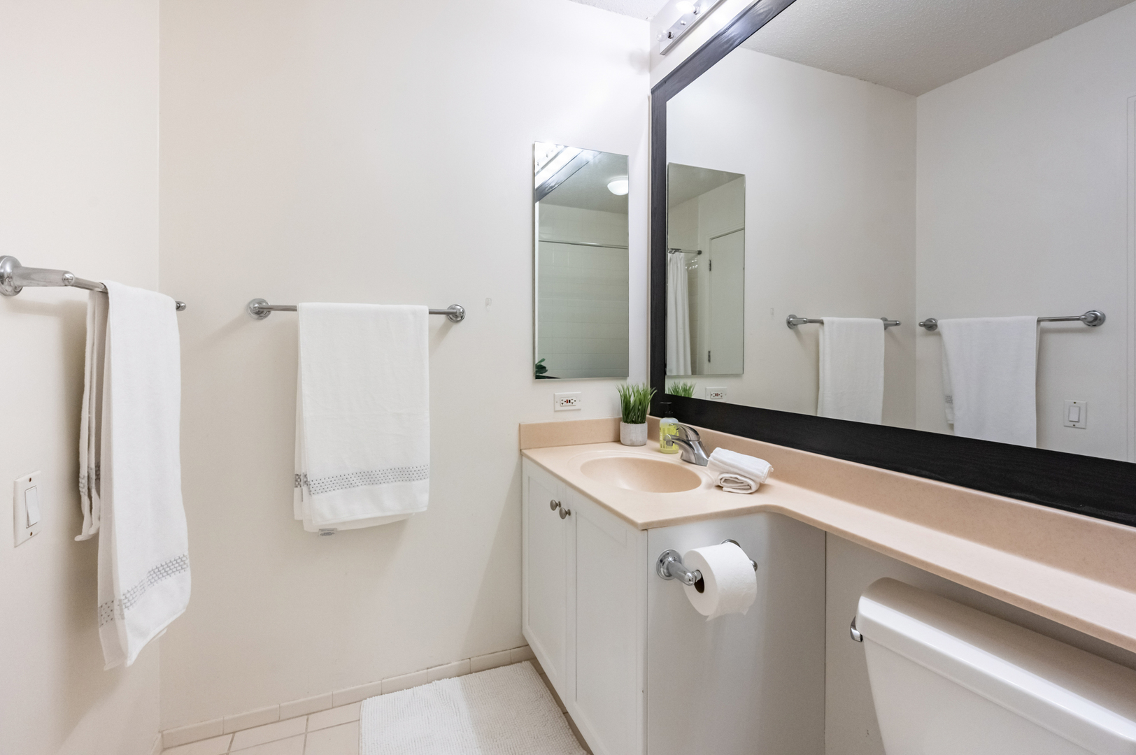 400 N La Salle Drive #2409, Chicago, IL 60654