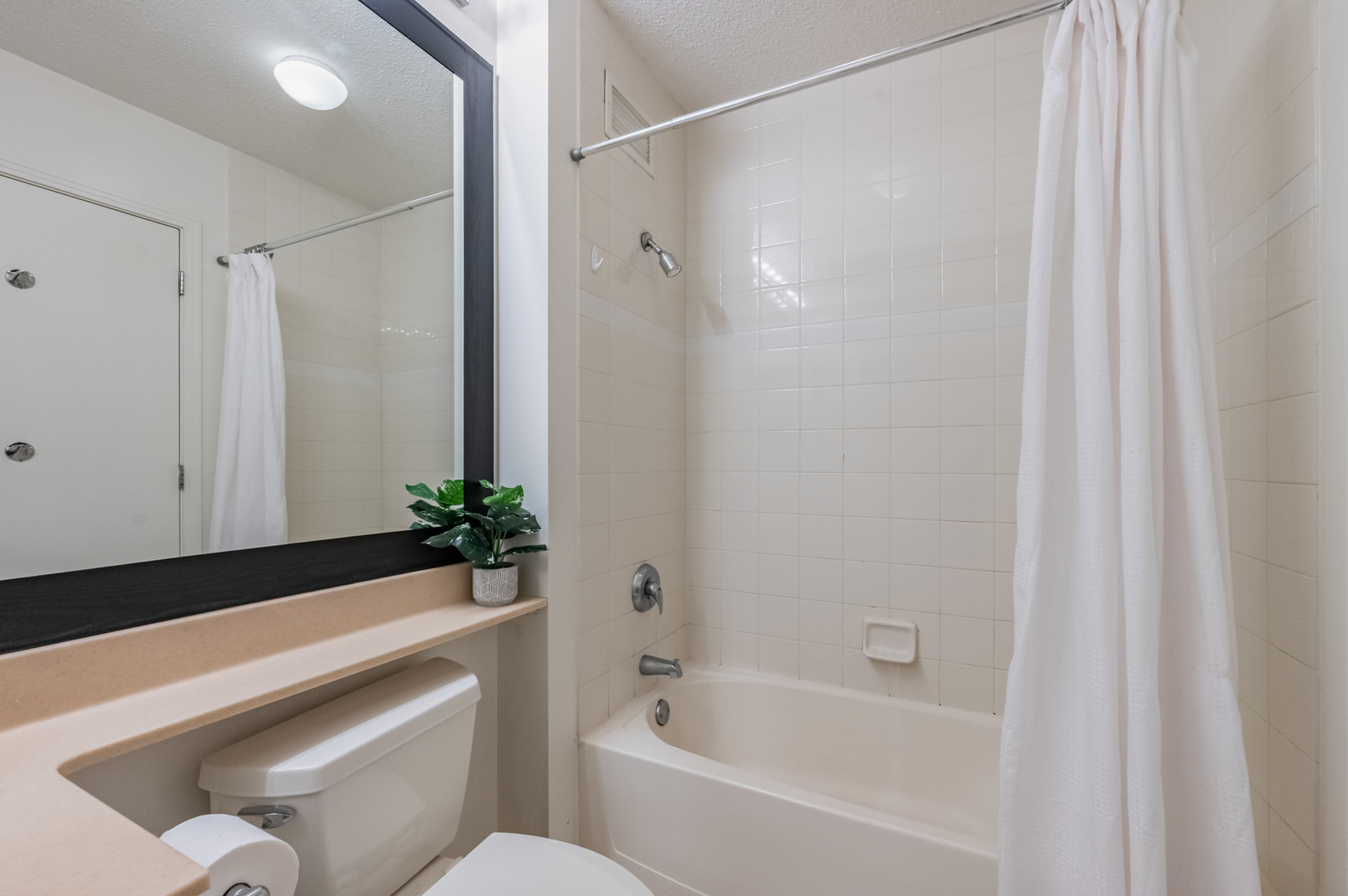 400 N La Salle Drive #2409, Chicago, IL 60654
