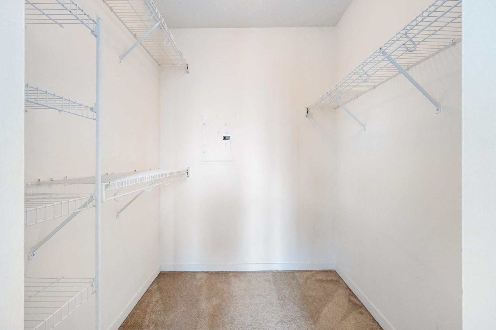 400 N La Salle Drive #2409, Chicago, IL 60654