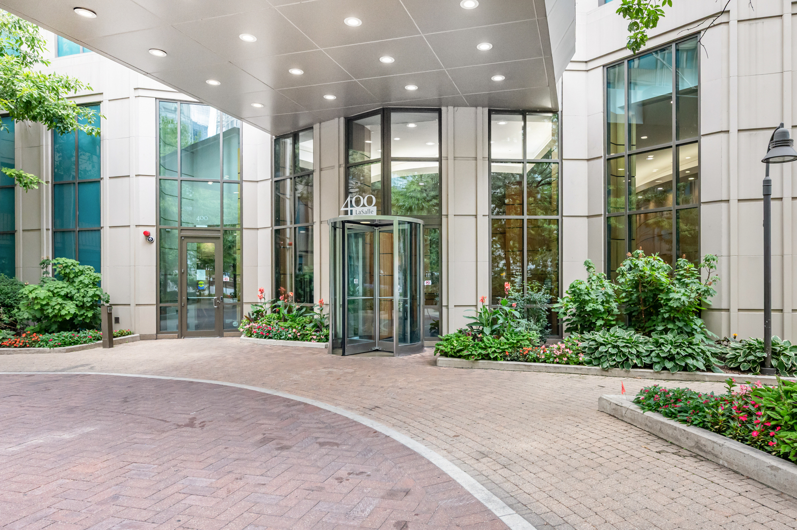 400 N La Salle Drive #2409, Chicago, IL 60654