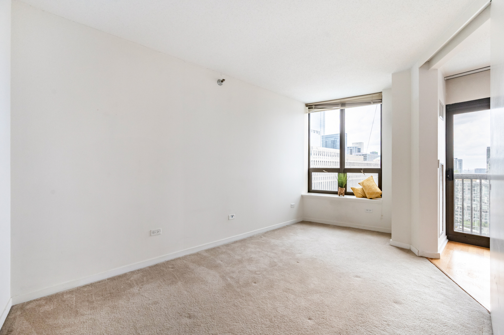 400 N La Salle Drive #2409, Chicago, IL 60654