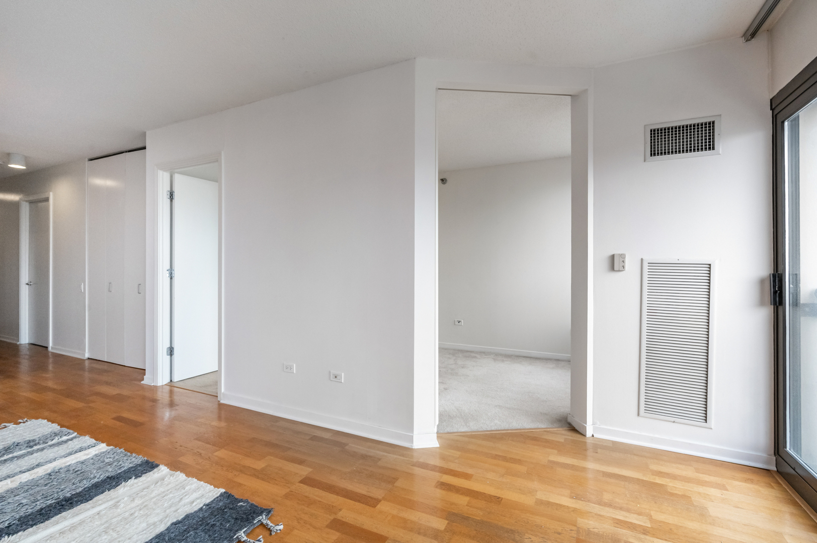 400 N La Salle Drive #2409, Chicago, IL 60654
