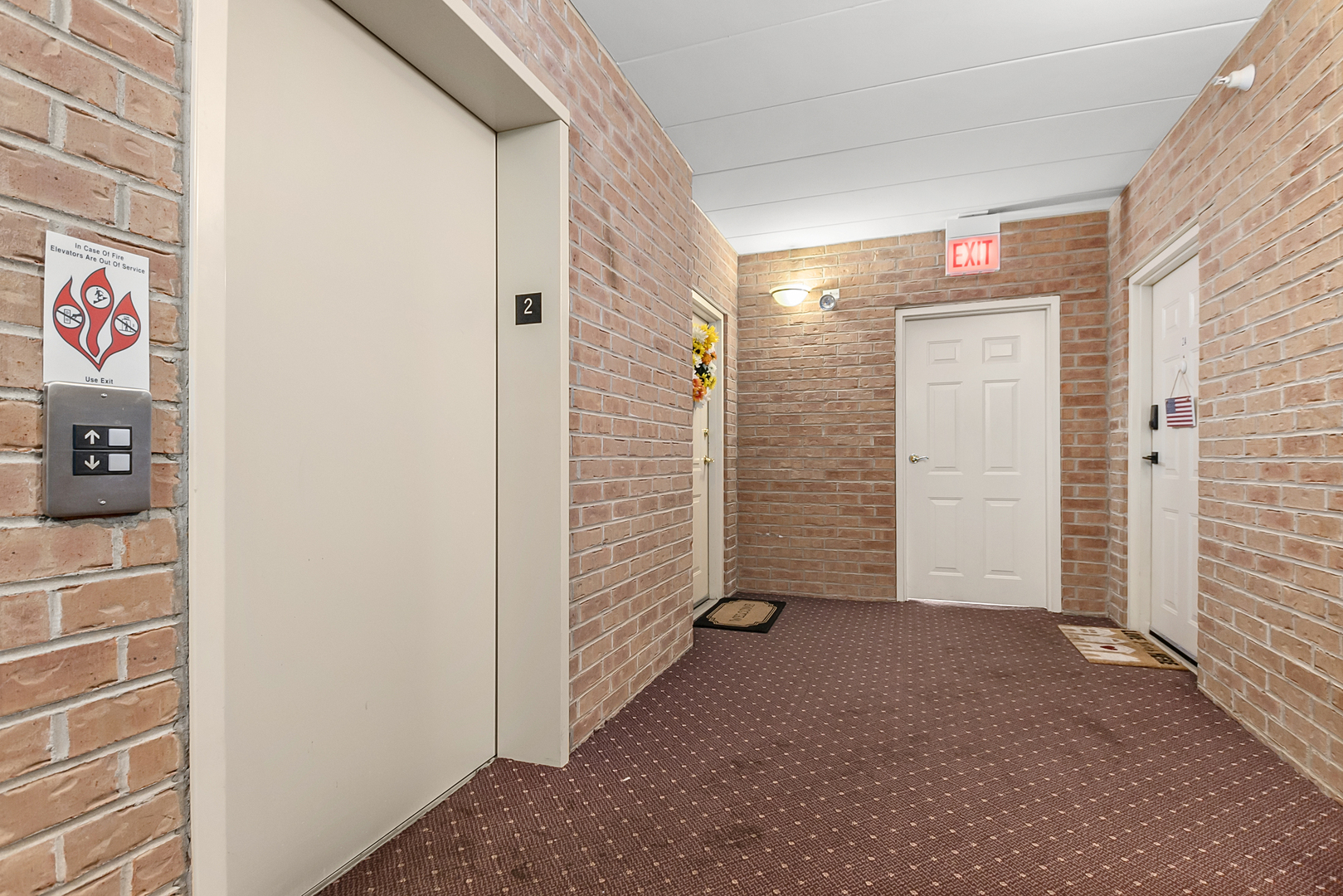 6743 S Pointe Drive #2A, Tinley Park, IL 60477