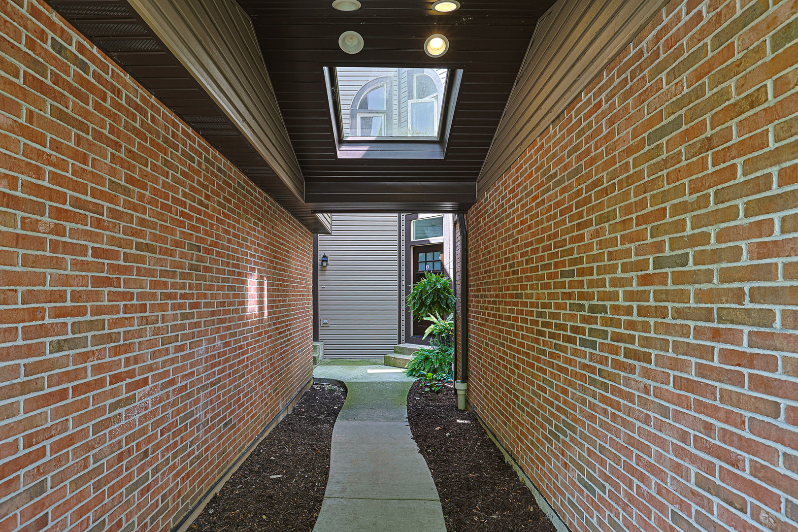 1008 Arbor Court, Mount Prospect, IL 60056