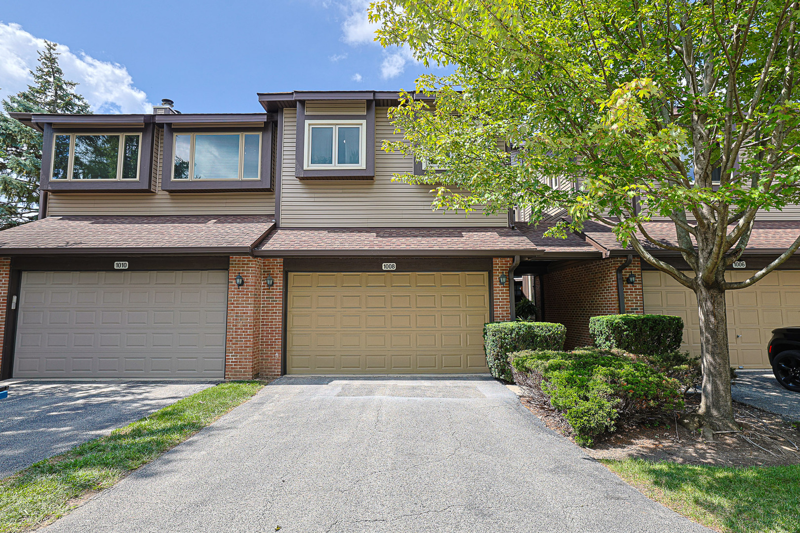 1008 Arbor Court, Mount Prospect, IL 60056
