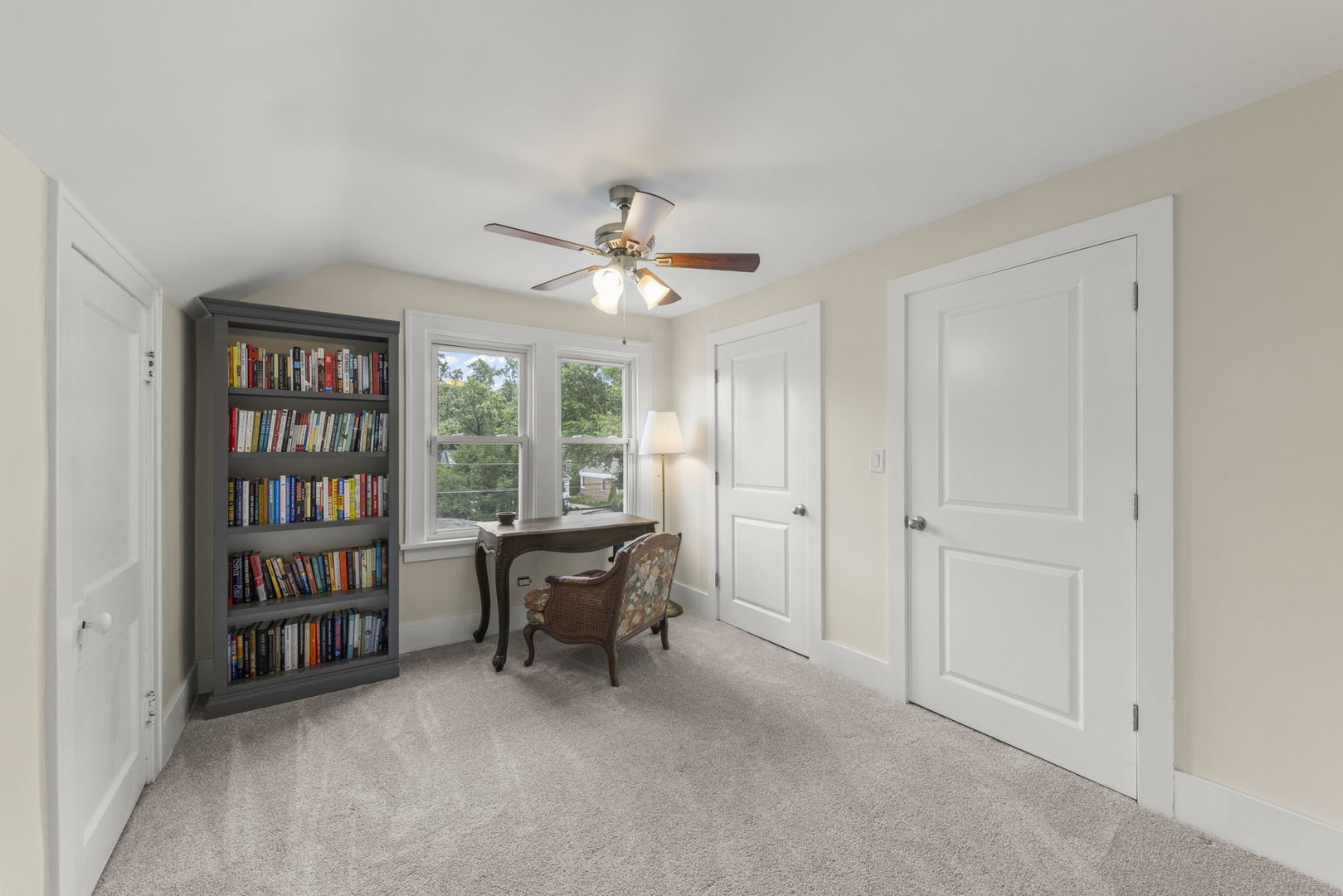 1119 Santa Rosa Avenue, Wheaton, IL 60187