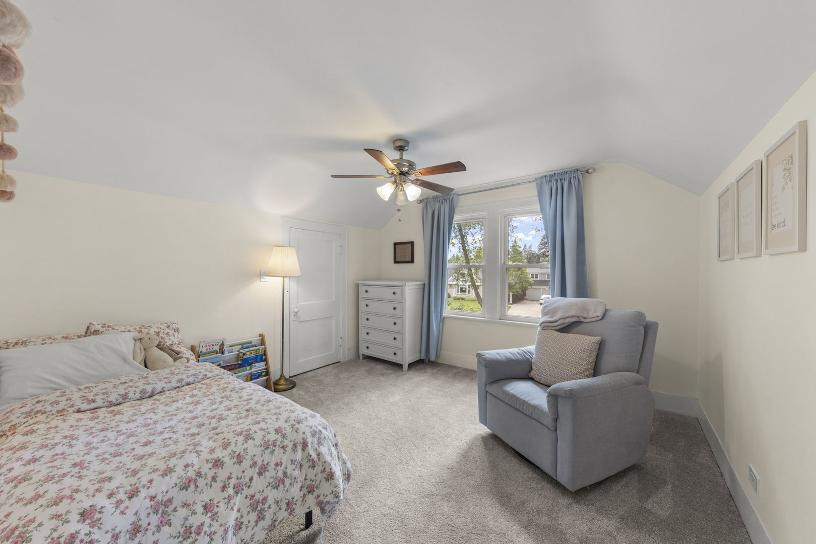 1119 Santa Rosa Avenue, Wheaton, IL 60187
