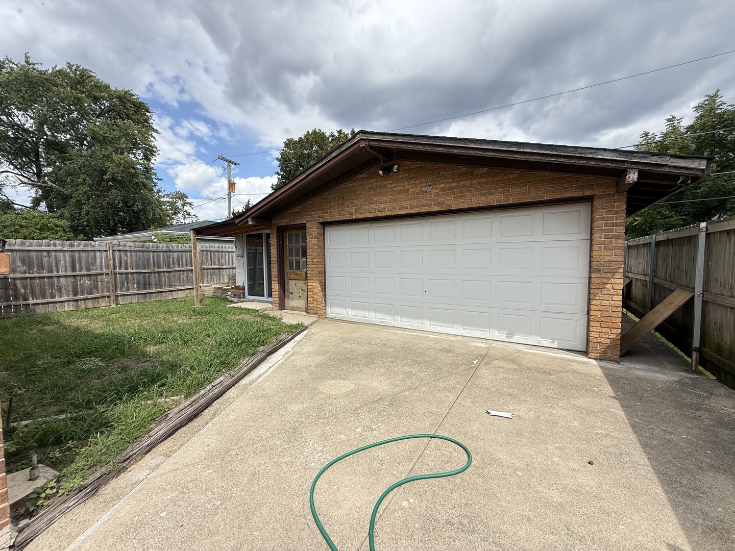14601 S Palmer Avenue, Posen, IL 60469