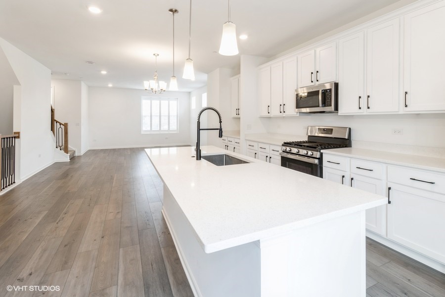 1533 Executive Way, Des Plaines, IL 60018