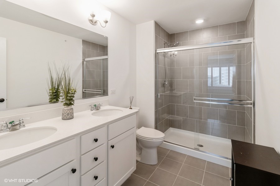 1533 Executive Way, Des Plaines, IL 60018