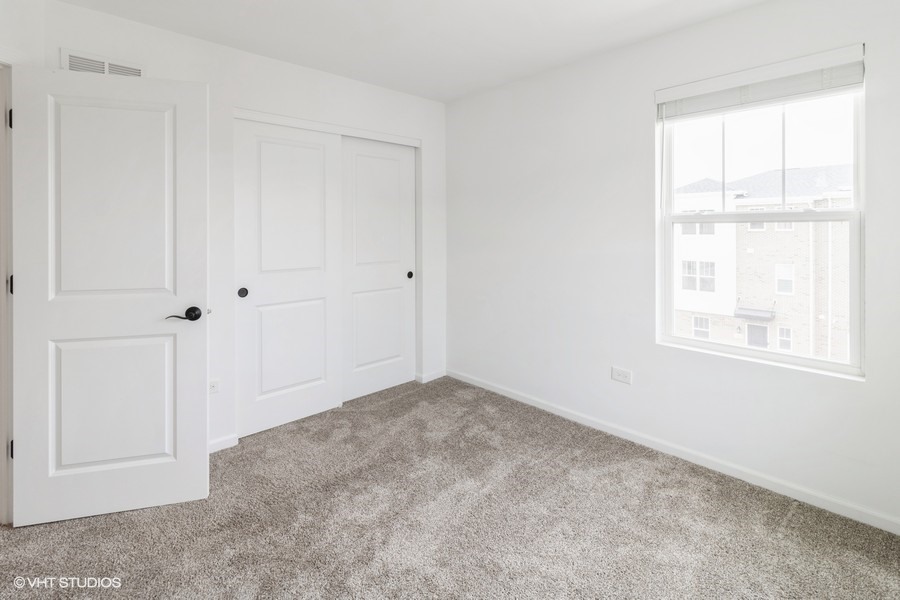 1533 Executive Way, Des Plaines, IL 60018