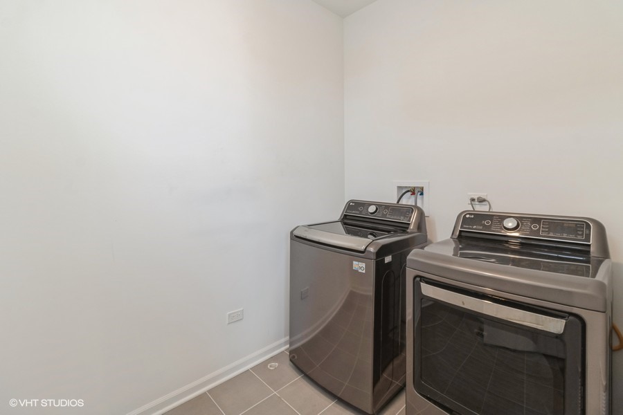 1533 Executive Way, Des Plaines, IL 60018