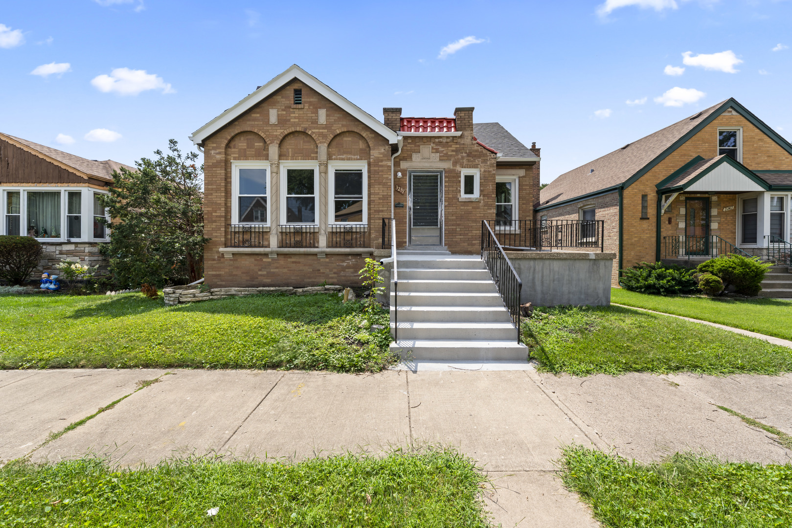 3237 W 83rd Place, Chicago, IL 60652