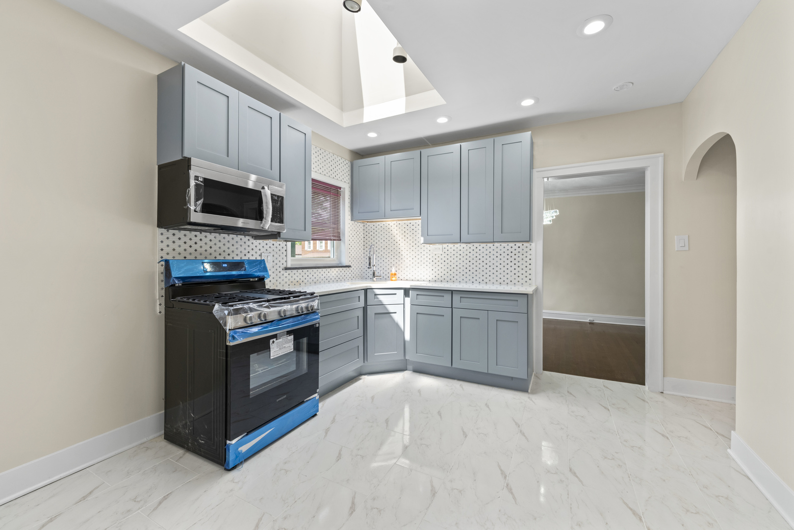 3237 W 83rd Place, Chicago, IL 60652