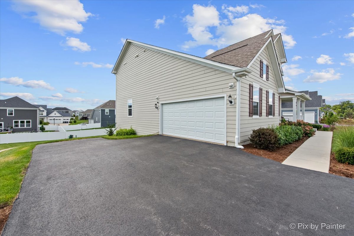801 Marlisle Lane, Elgin, IL 60124