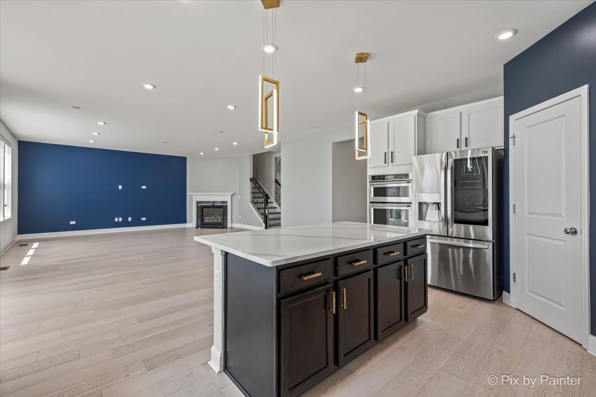 801 Marlisle Lane, Elgin, IL 60124