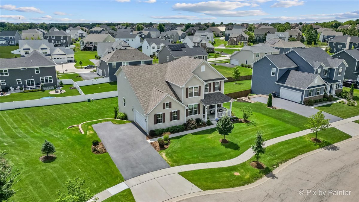 801 Marlisle Lane, Elgin, IL 60124