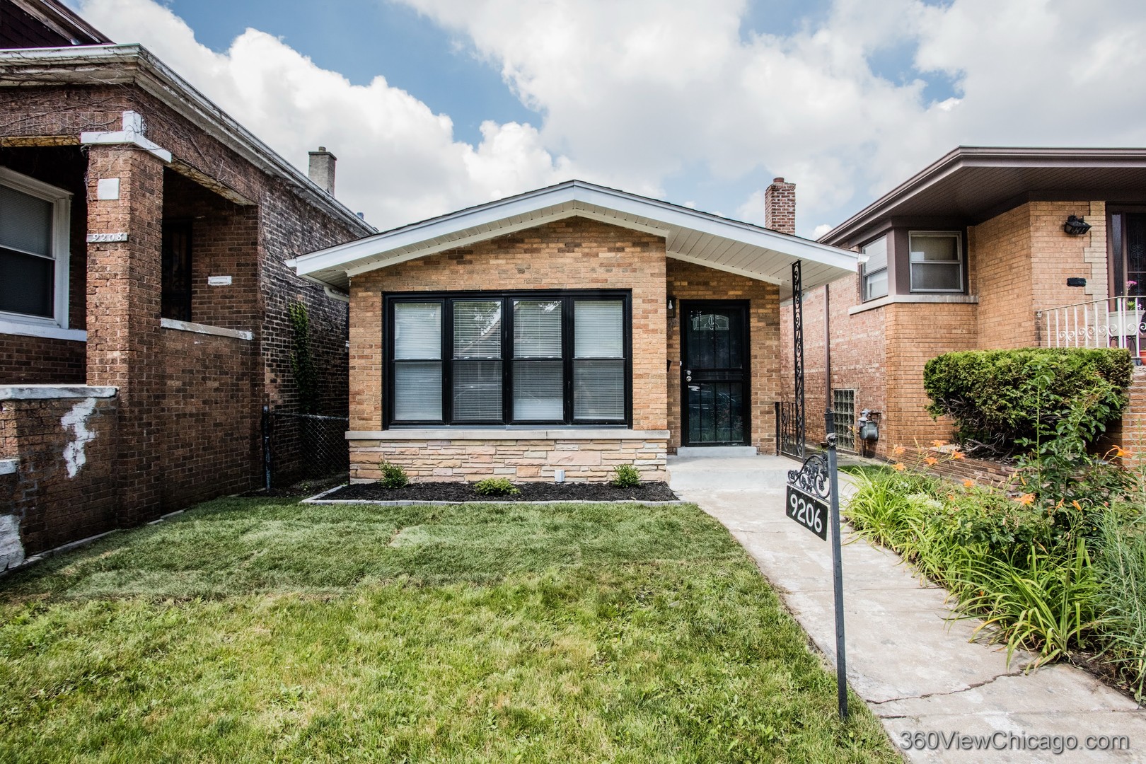 9206 S Yates Boulevard, Chicago, IL 60617