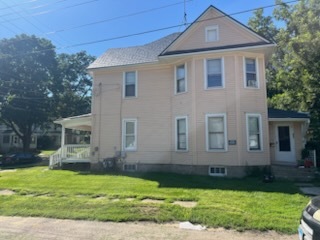 1002 Oak Avenue, Freeport, IL 61032