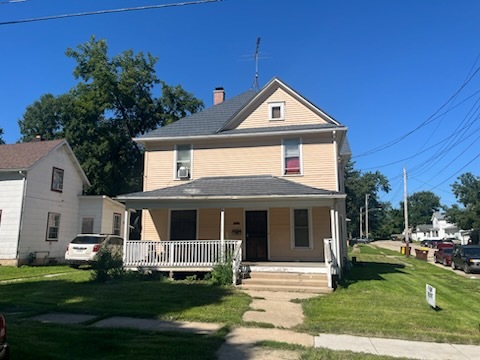 1002 Oak Avenue, Freeport, IL 61032
