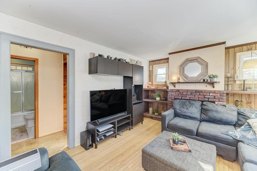 4343 Florence Avenue, Downers Grove, IL 60515