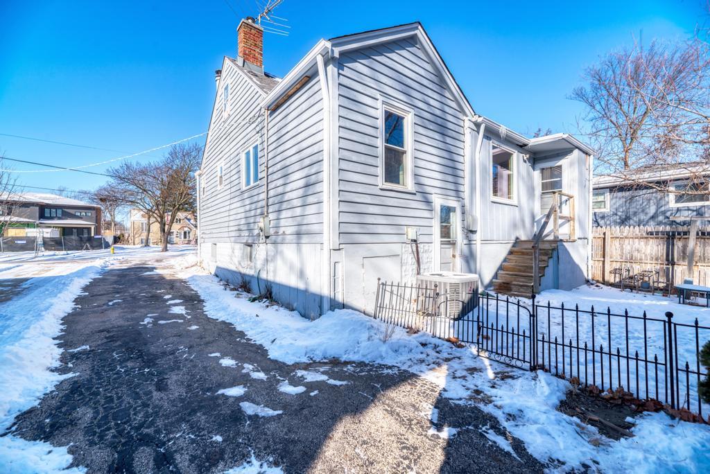 4343 Florence Avenue, Downers Grove, IL 60515