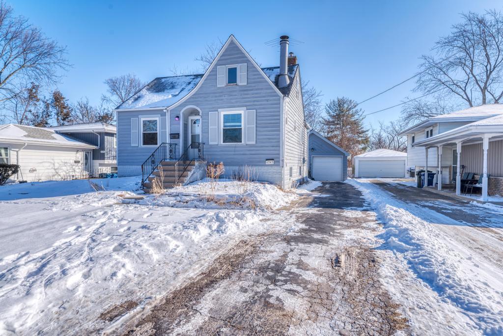 4343 Florence Avenue, Downers Grove, IL 60515