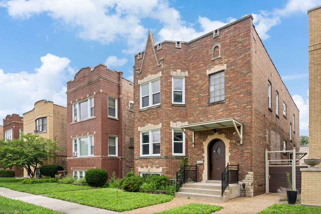 2115 Kenilworth Avenue, Berwyn, IL 60402