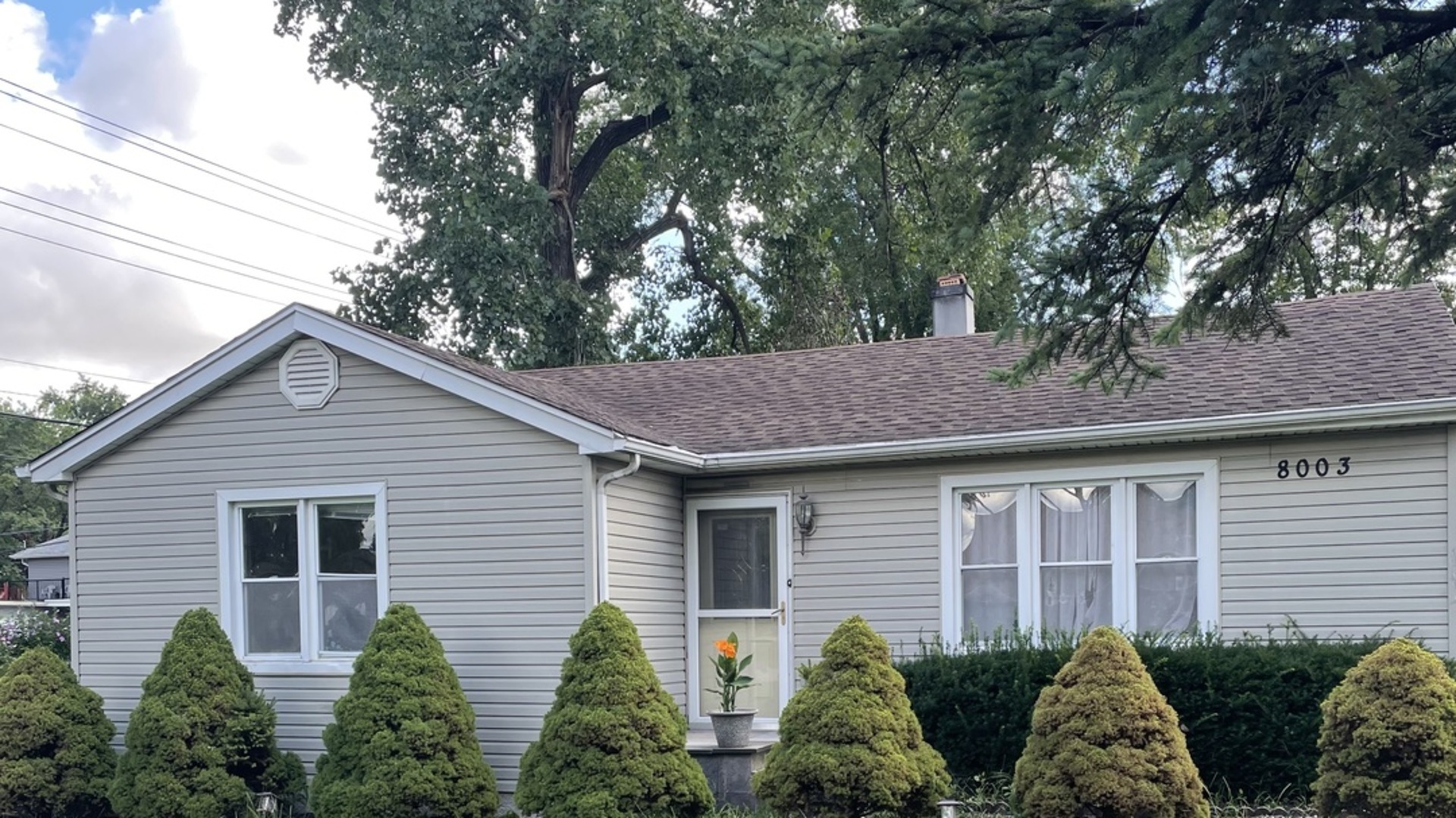 8003 S 85 Avenue, Justice, IL 60458