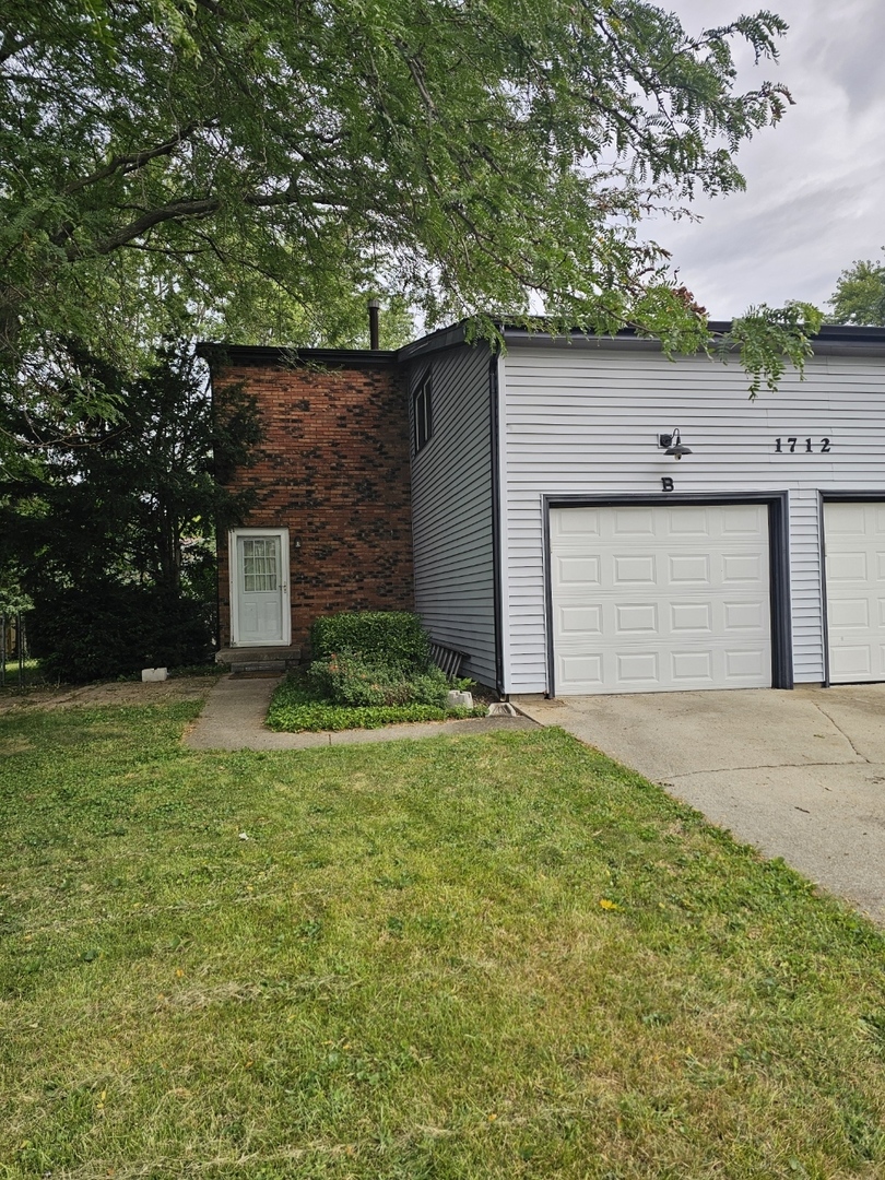 1712B Linda Lane, Normal, IL 61761