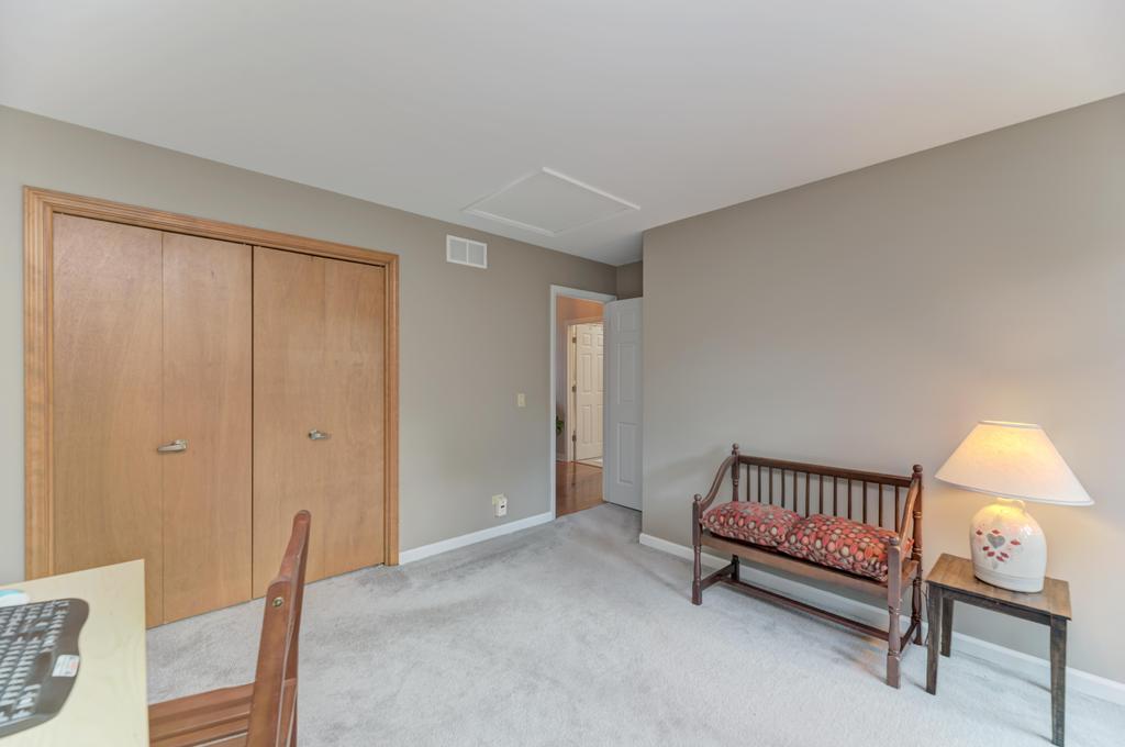 440 Lindley Avenue, Westmont, IL 60559