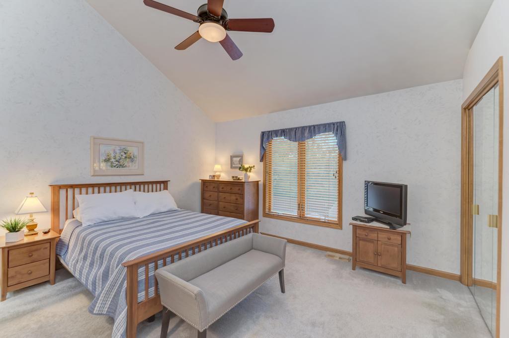 440 Lindley Avenue, Westmont, IL 60559