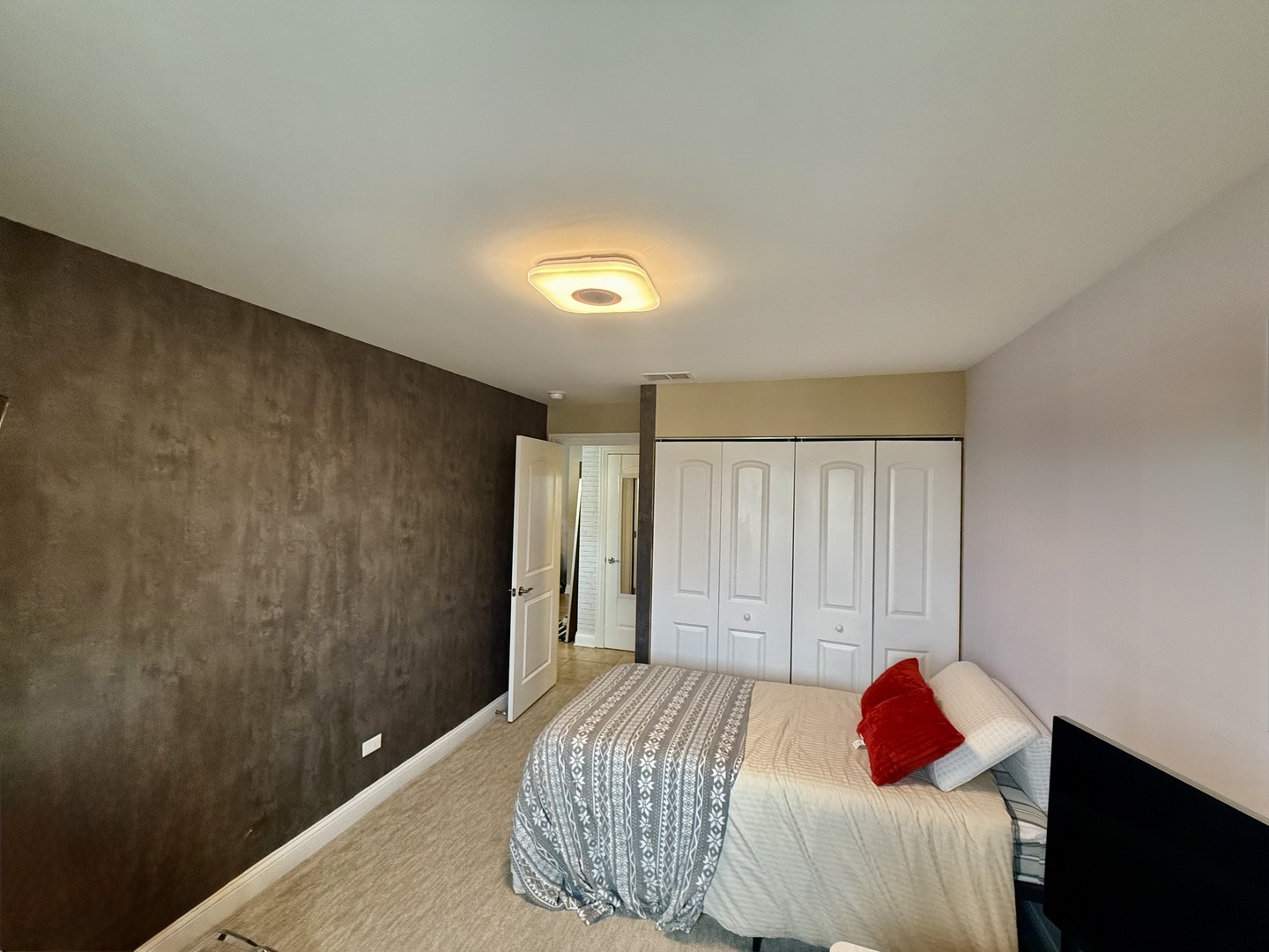 1275 E Baldwin Lane #601, Palatine, IL 60074