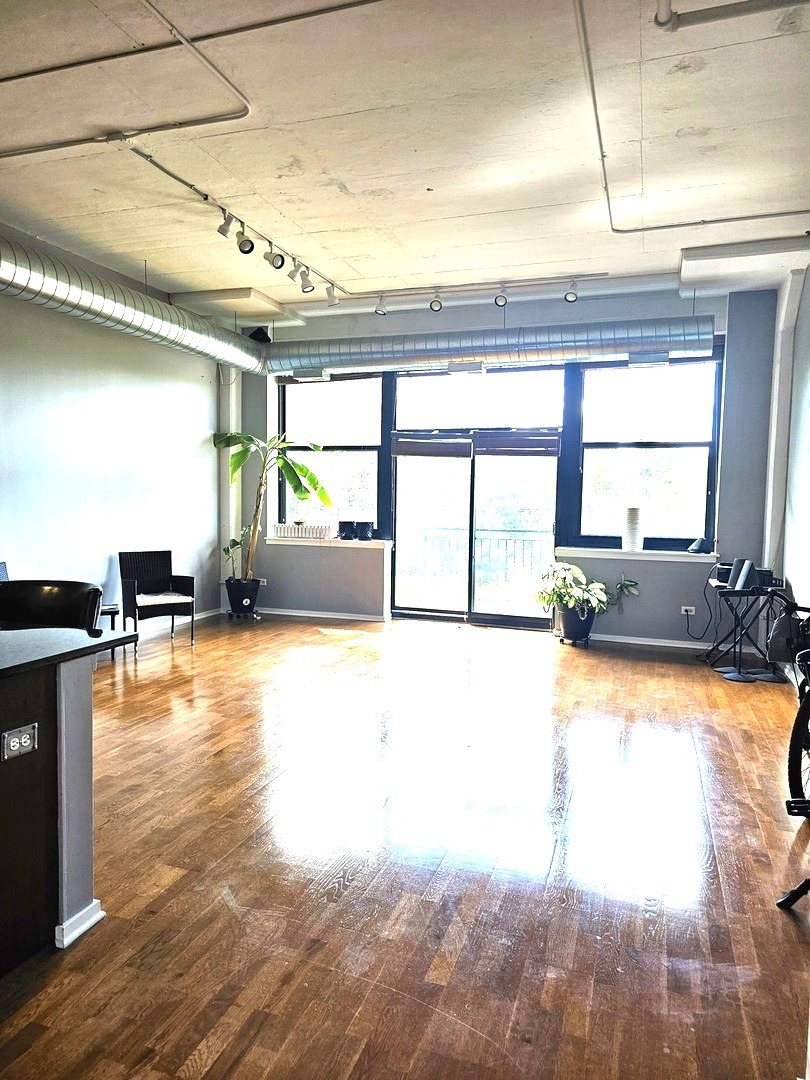 2323 W Pershing Road #230, Chicago, IL 60609