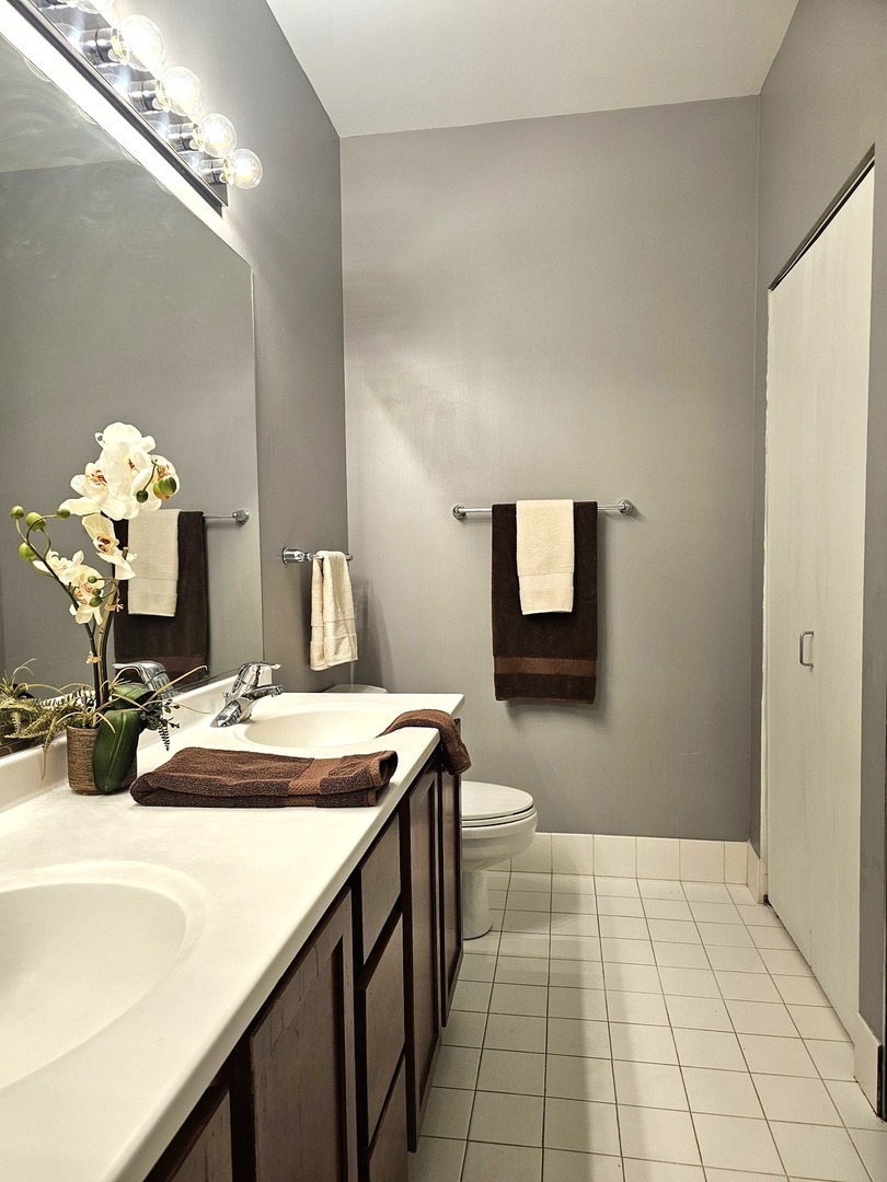 2323 W Pershing Road #230, Chicago, IL 60609
