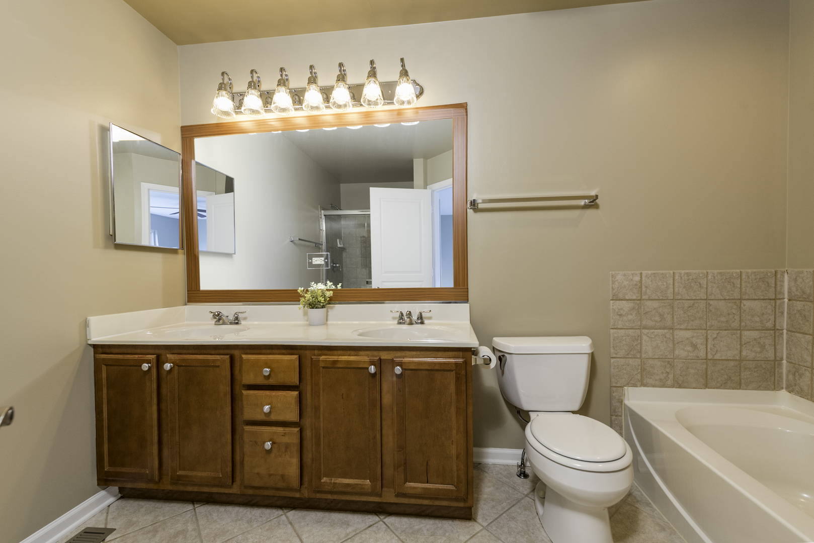 39176 Welsh Lane, Beach Park, IL 60083