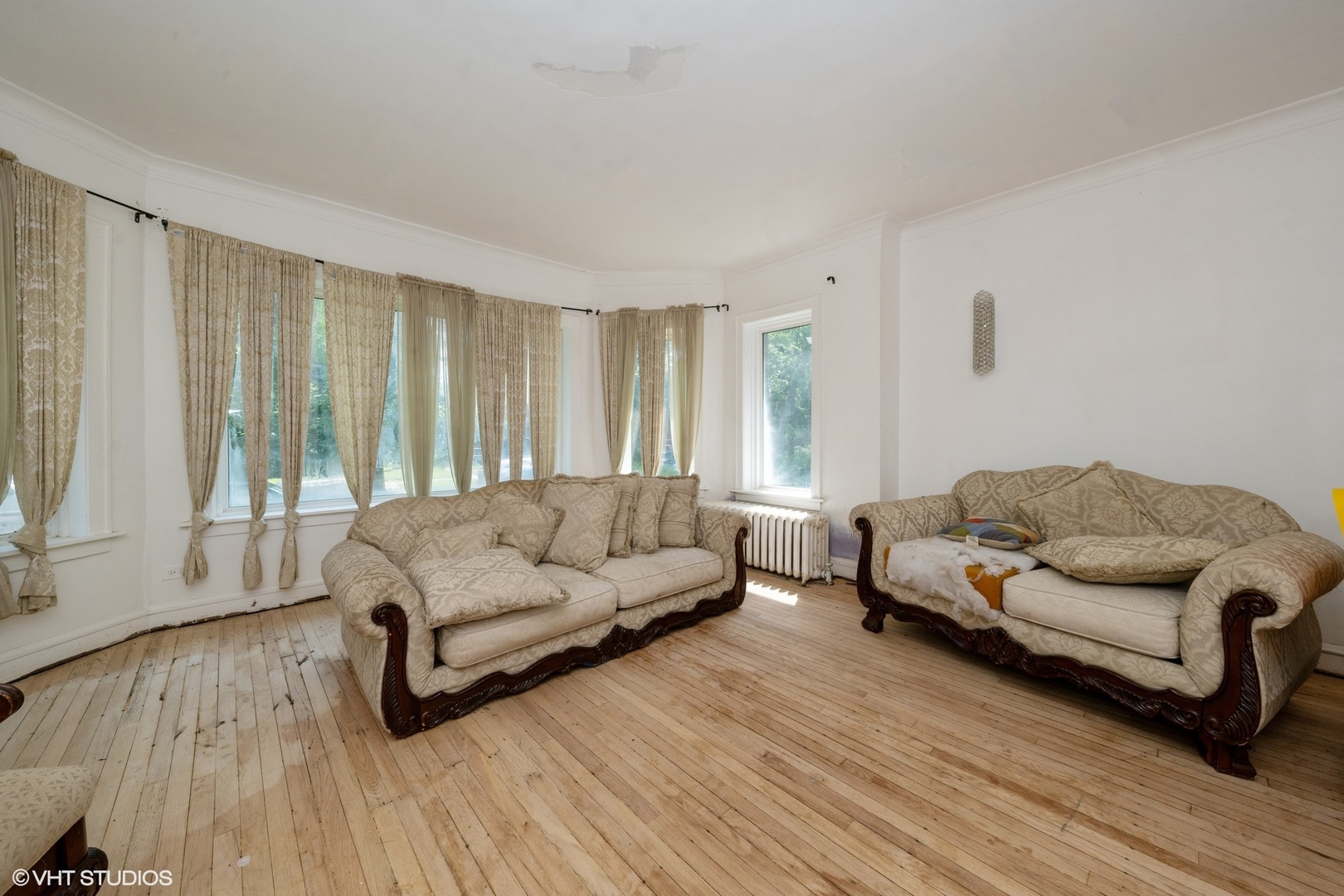 8216 S Rhodes Avenue, Chicago, IL 60619