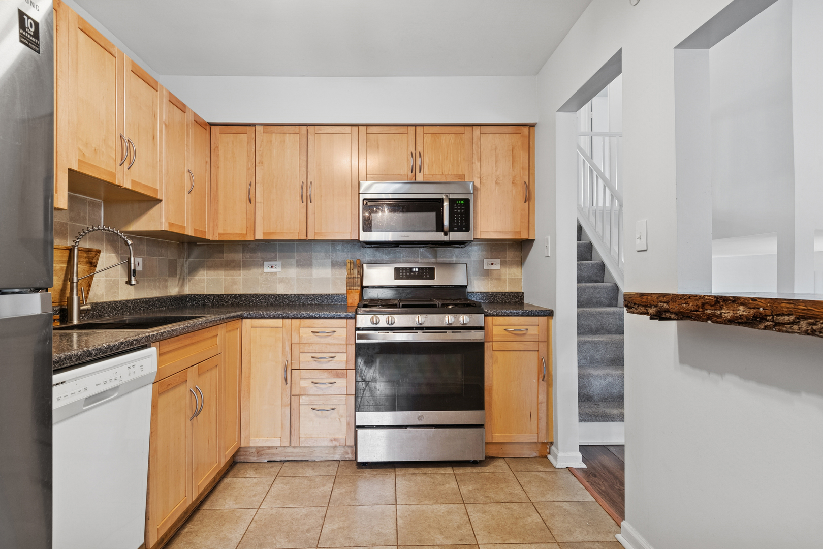 2158 College Drive, Glendale Heights, IL 60139