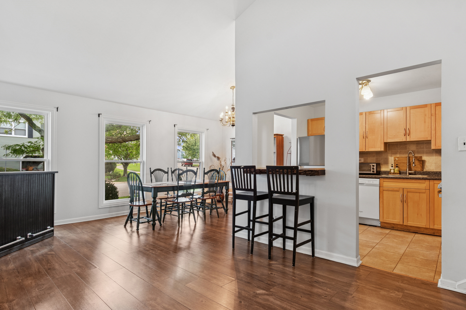 2158 College Drive, Glendale Heights, IL 60139