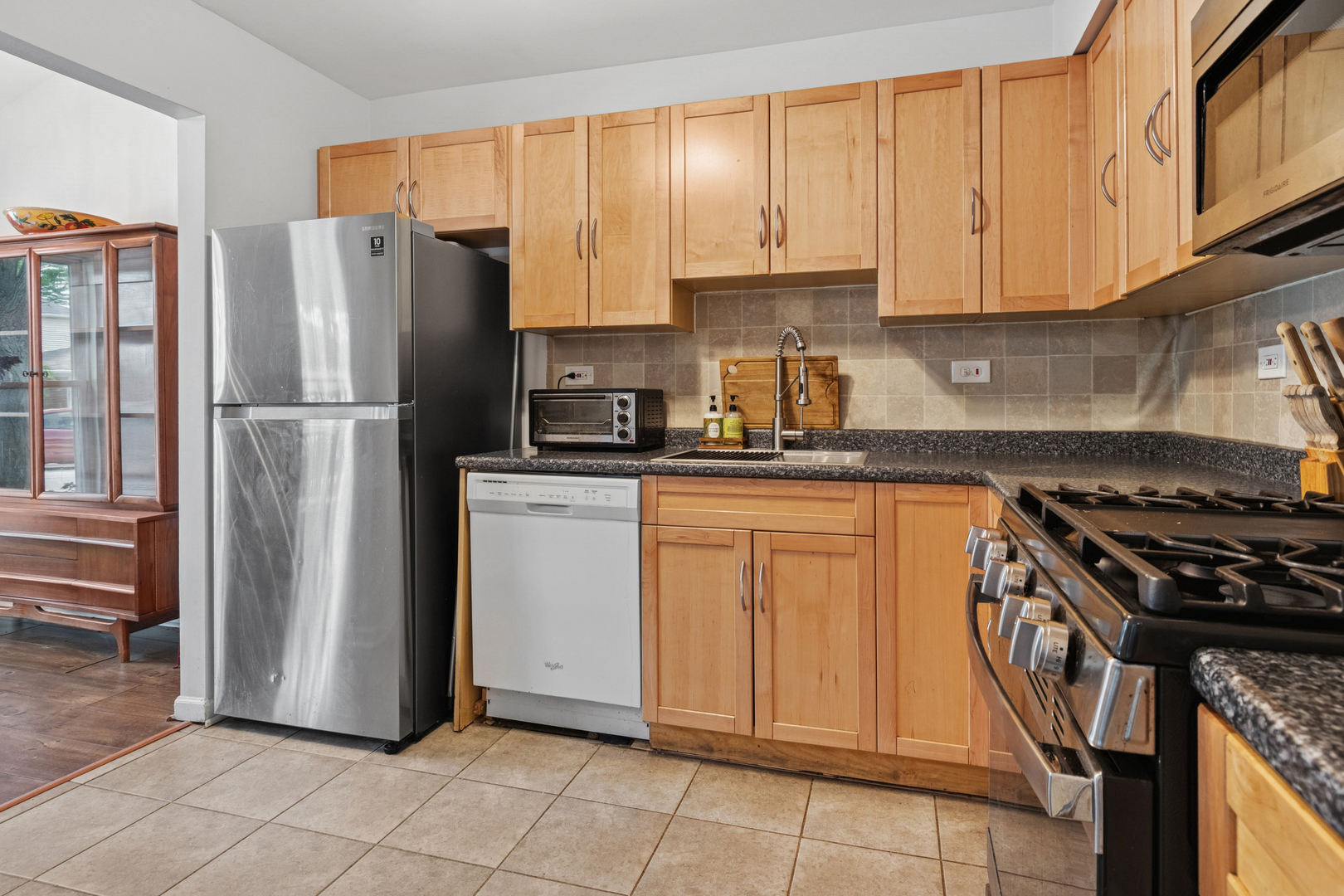 2158 College Drive, Glendale Heights, IL 60139