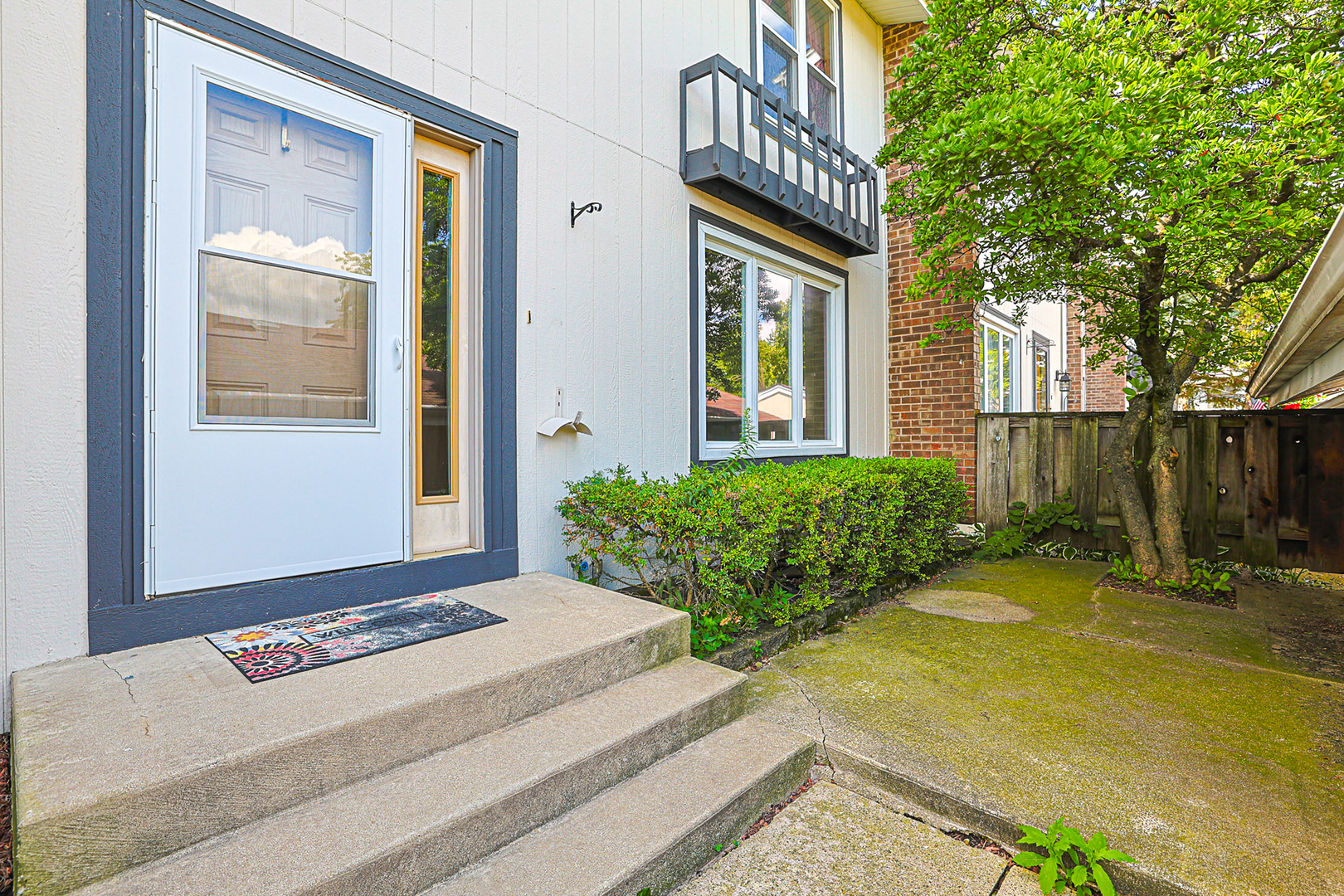 222 Pinewood Lane, Bloomingdale, IL 60108