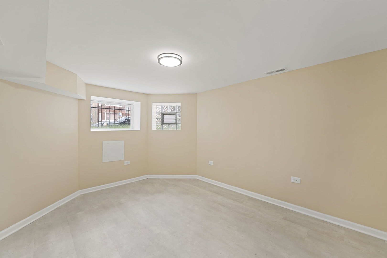 4819 W Superior Street, Chicago, IL 60644