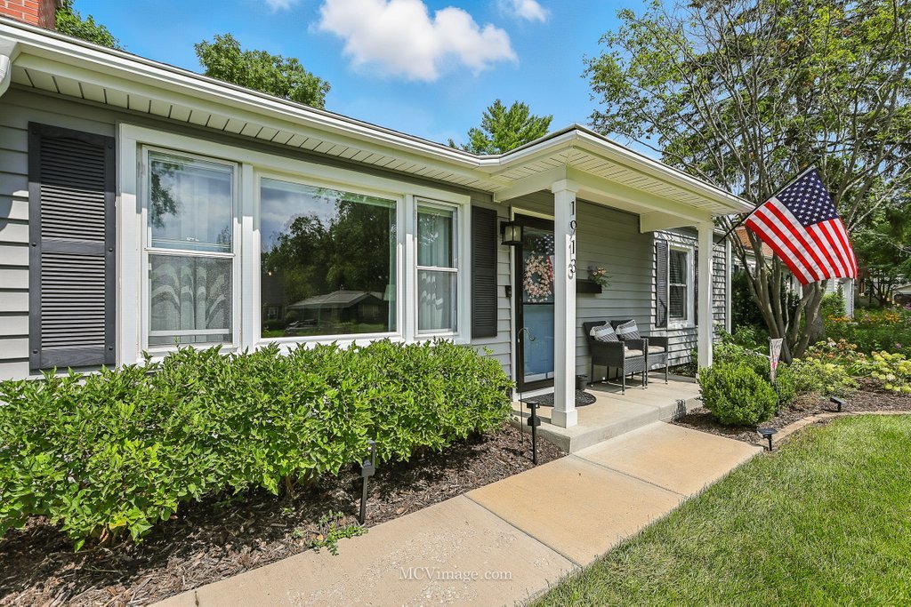 1913 E Liberty Drive, Wheaton, IL 60187