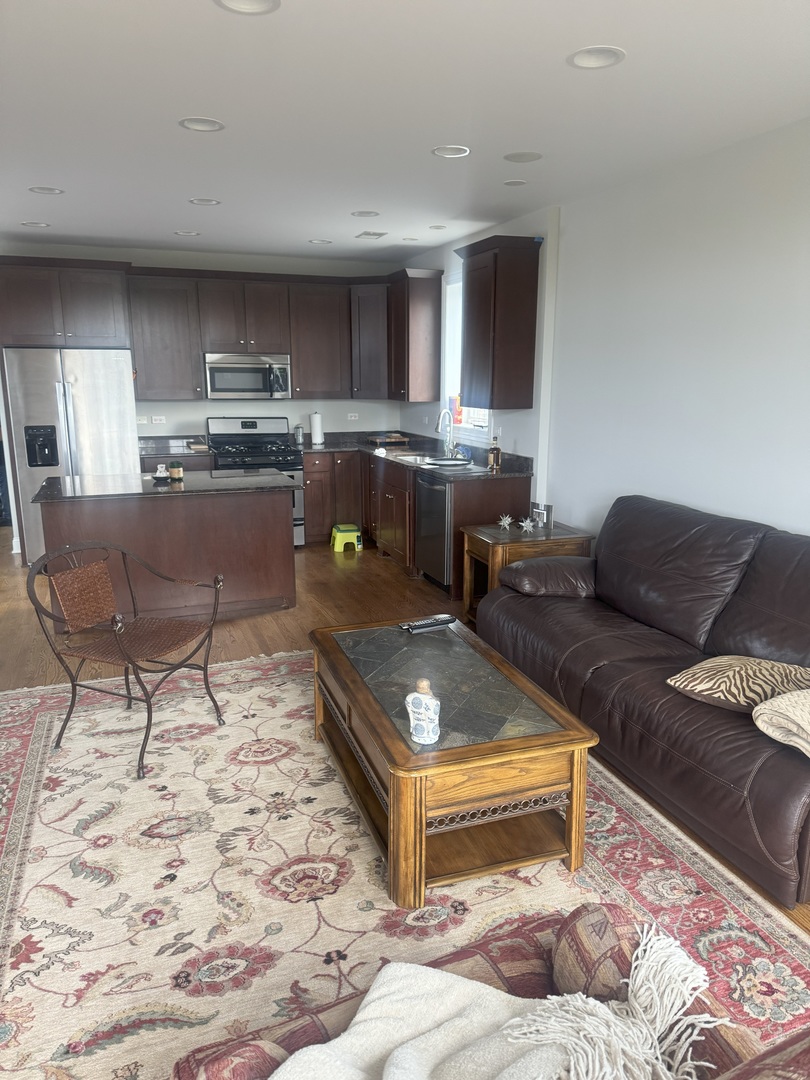 5454 W Higgins Avenue #3, Chicago, IL 60630