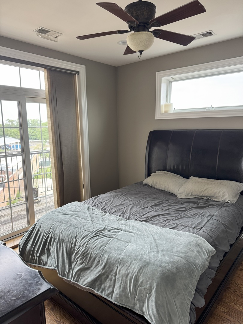 5454 W Higgins Avenue #3, Chicago, IL 60630