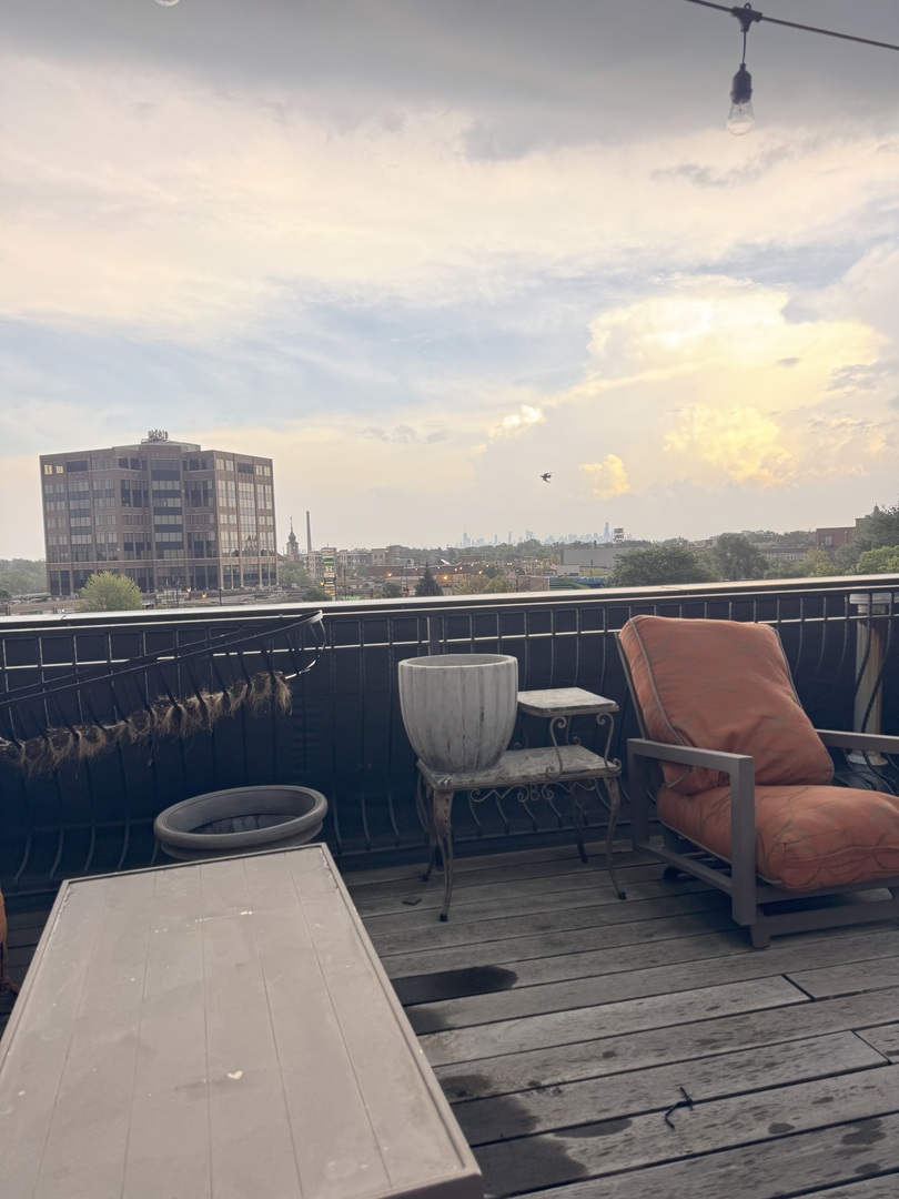 5454 W Higgins Avenue #3, Chicago, IL 60630