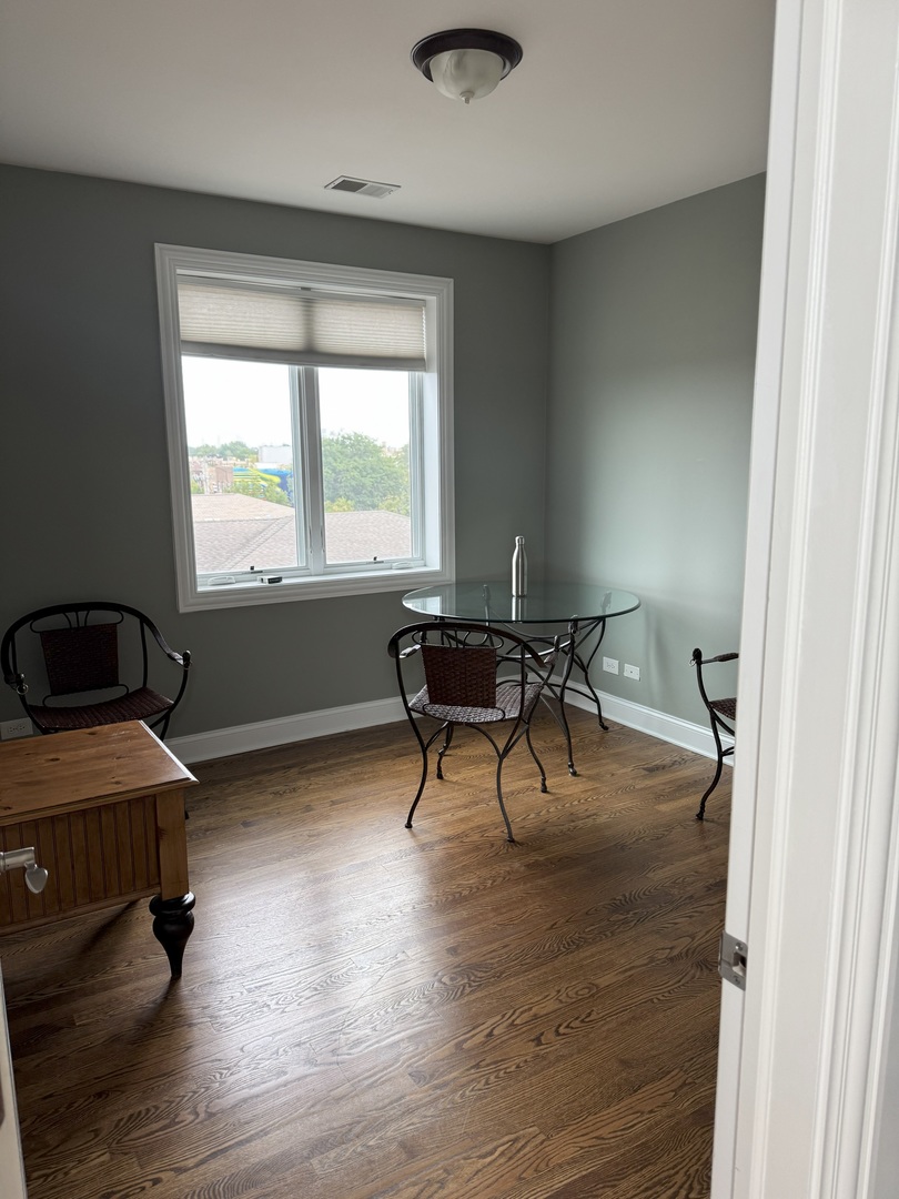 5454 W Higgins Avenue #3, Chicago, IL 60630
